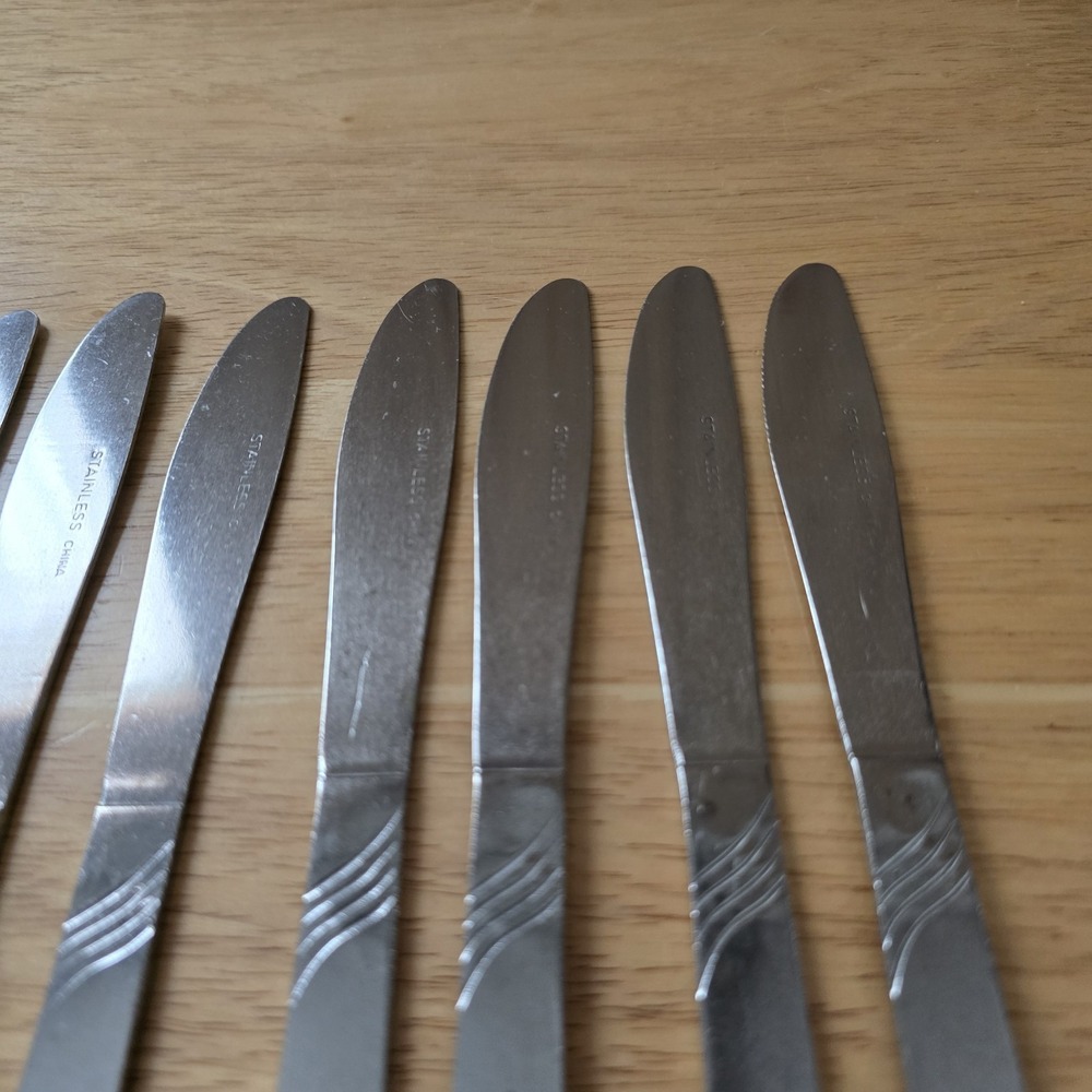 Set of 7 Stainless Steel Dinner Knives 8.5" Unbranded China Swirls/Wavy Flatware - Picture 7 of 8